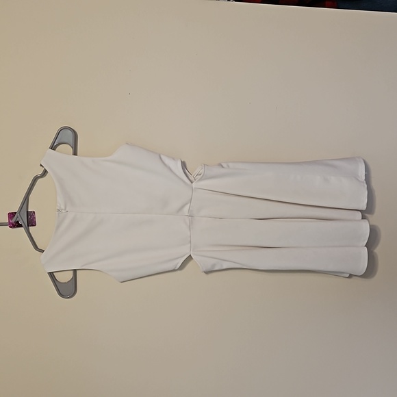 Belongsci White sleeveless cut put on the sides dress - Picture 5 of 7